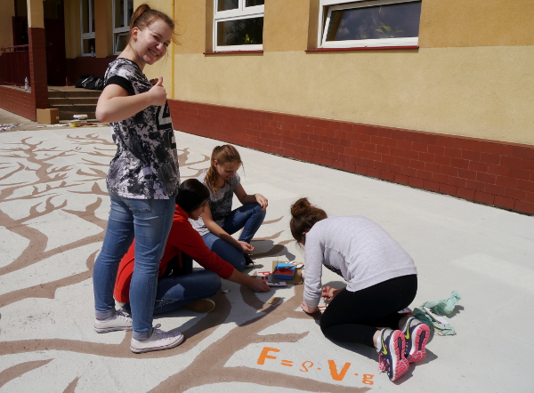 fot. Centrum Edukacji Obywatelskiej - mural w Miechowicach Wielkich - 6 ed. Młody Obywatel